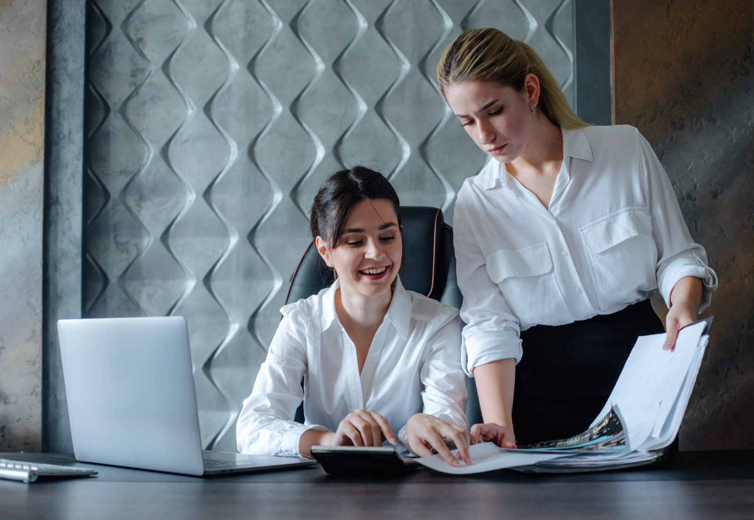 What Is a Fractional Marketer? (And How They Differ from a Fractional CMO)