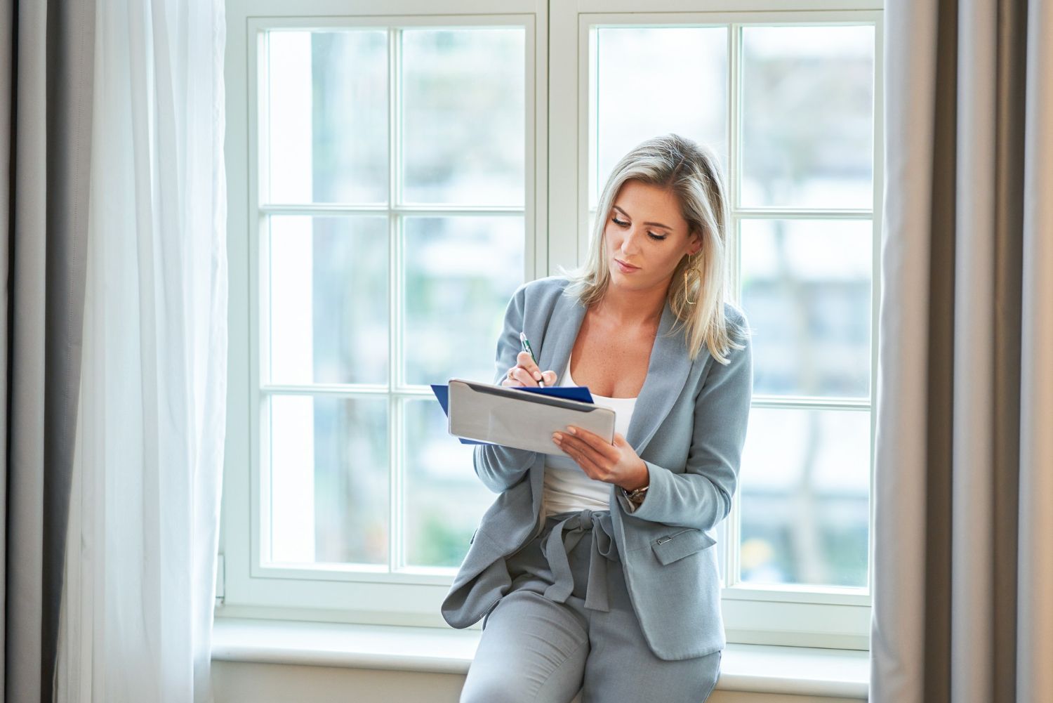 6 MarketerHire Alternatives for 2026 (Compared by Price and Model)